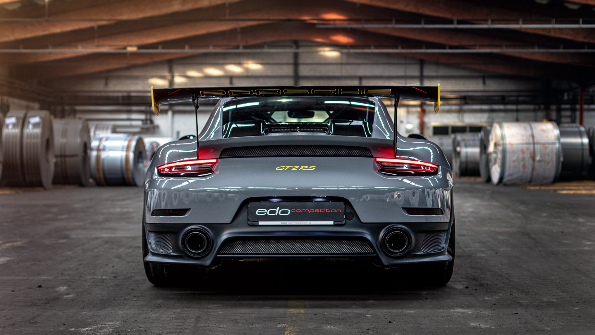 传奇“老将”新角色：退役后投身青训和公益事业，传奇主帅